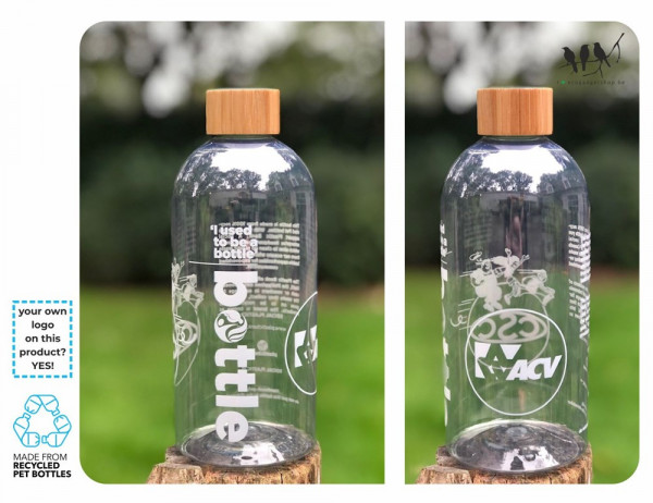 Herbruikbare waterfles van gerecycleerd plastic, met bamboe dop